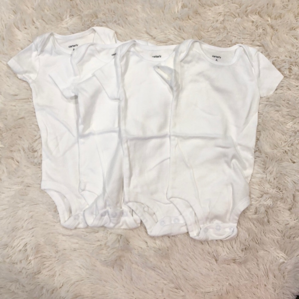 Carter’s onesie set of 4
